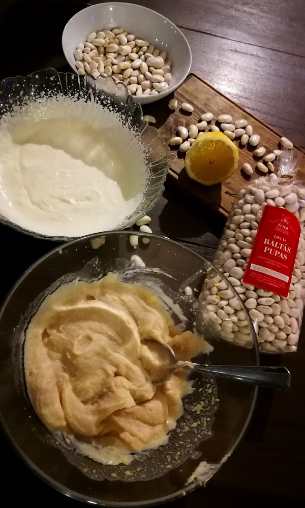 balto pupiņu deserts Zutiņi recepte Pupiņu krēms Zutiņi